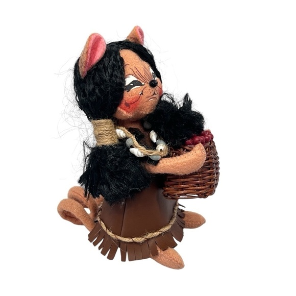 NWOT ANNALEE Native American Indian 6" Girl Mouse Basket of Berries 2006 - Picture 9 of 16